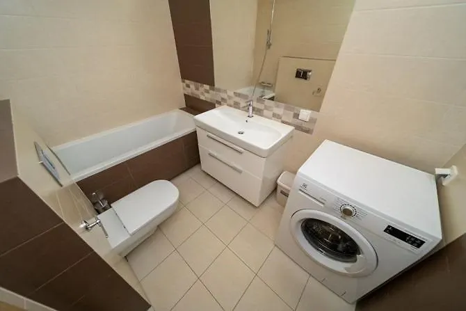 Room In Ordona Warszawa 0*,