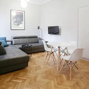 Concierge Flat6 Hoza Warszawa
